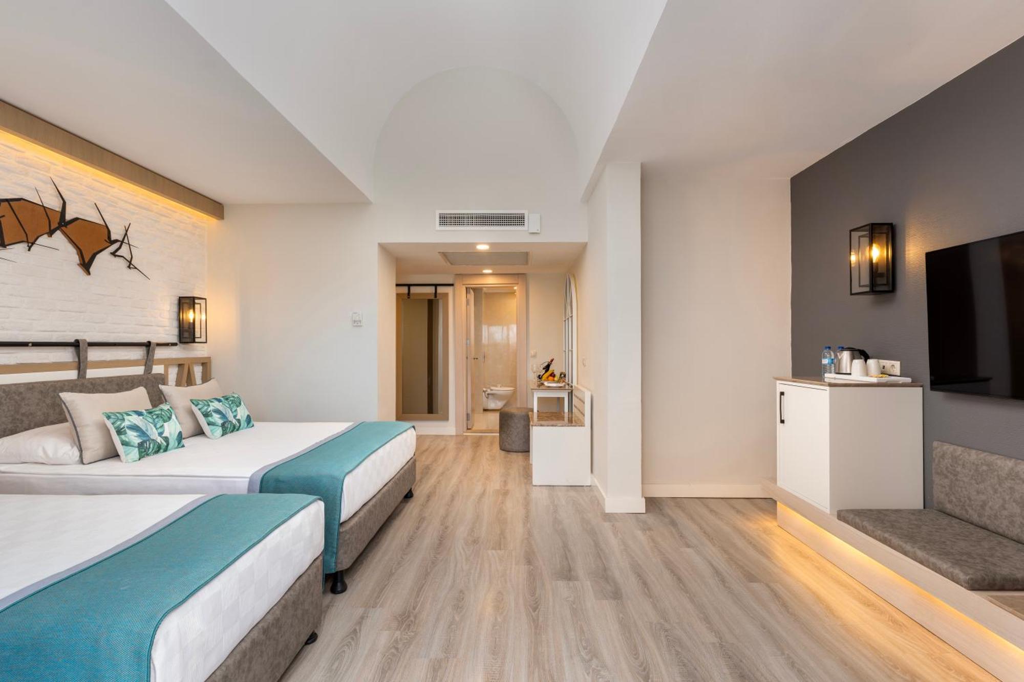 Deluxe Room,1756446794:JPEG
