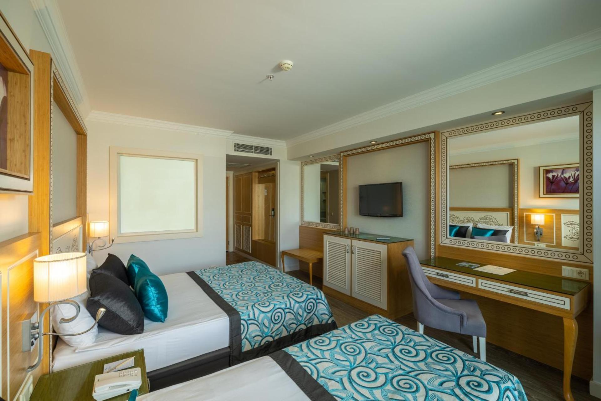 Double or Twin Room with Side Sea View
