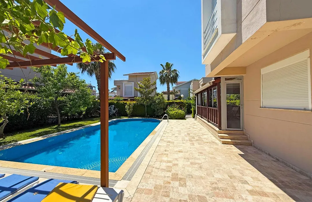 Paradise Town Villa Royal-1